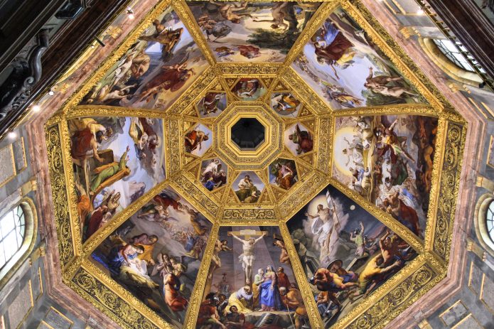 L'interno della cupola di Brunelleschi, tra le attrazioni principali di Firenze