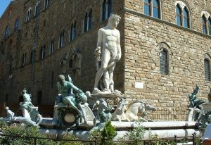 La fontana del Nettuno in piazza della signoria a Firenze